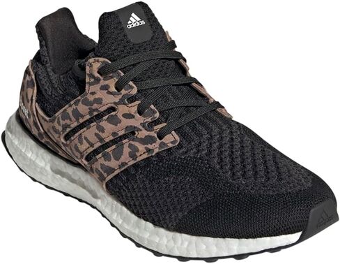 حذاء Ultraboost 5.0 DNA للسيدات من Adidas، أسود أساسي/أسود أساسي/كربون in Saudi Arabia