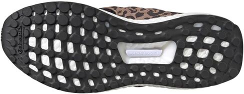 حذاء Ultraboost 5.0 DNA للسيدات من Adidas، أسود أساسي/أسود أساسي/كربون in Saudi Arabia