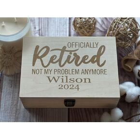 Retirement Keepsakes with Custom Engraving Box - Personalized Mementos for a Significant Milestone. Offer a Unique Box Filled with Engraved Gifts, Tailored to Celebrate Their Retirement Journey.
