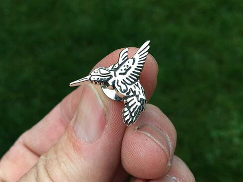 Tackbird Tie Tack أو Hummingbird Tie Bar في الفضة الفضية الصلبة المنحوتة والممثلين بواسطة Paxton in Saudi Arabia