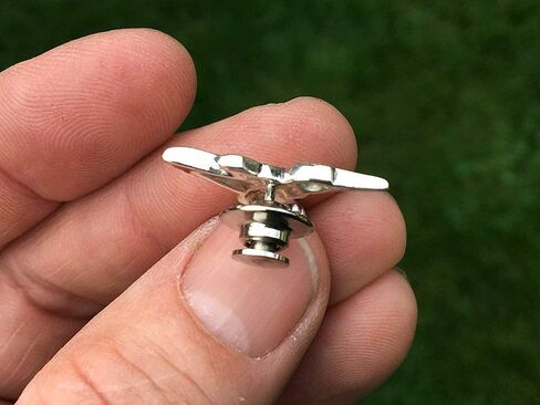 Tackbird Tie Tack أو Hummingbird Tie Bar في الفضة الفضية الصلبة المنحوتة والممثلين بواسطة Paxton in Saudi Arabia