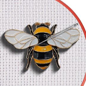 Magnetic Needle Minder Magnet Embroidery Accessories and Supplies Embroidery Needle Holder Cross Stitch Holder Needlework Supplies (Bee)