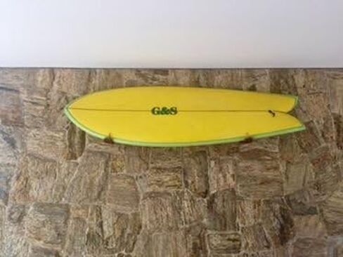 Hawaiian Gun Rack Surfboard Wall Rack - Blonde in Kuwait