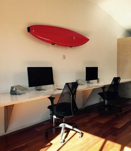 Hawaiian Gun Rack Surfboard Wall Rack - Blonde in Kuwait