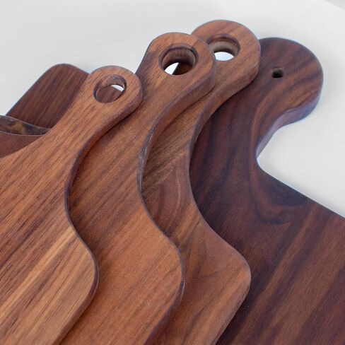 هدية زفاف تقطع مخصصة للزوجين | هدية مخصصة Housewarming لعام 2024 مصنوعة من Walnut Wood مع مقبض | استخدم كوحة charcuterie (متوسطة ، Walnut Wood) in Kuwait