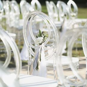 Efavormart Pack of 1 | Clear Transparent Banquet Ghost Chair Armless Stacking Accent Chair with Oval Back Acrylic, Invisible Plastic Construction, Unique Style