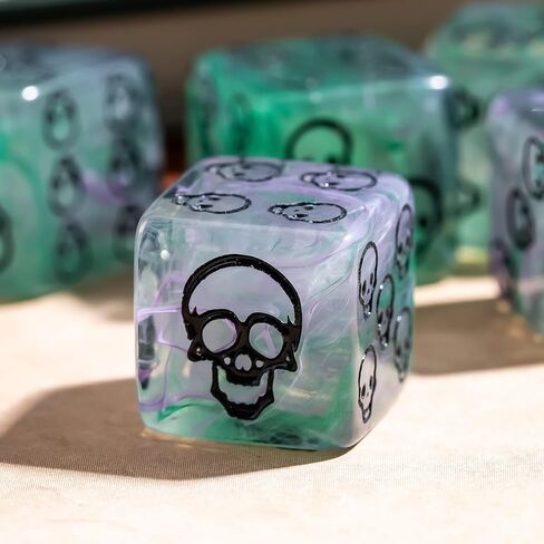 10pc 16mm D6 DICE SET ، 6 -Side Dice Standard 6 Side مع حقيبة جلدية محمولة ، نمط جمجمة ، لعبة D&D RPG Tabletop أو تدريس الرياضيات (الأخضر والأرجواني) in Kuwait