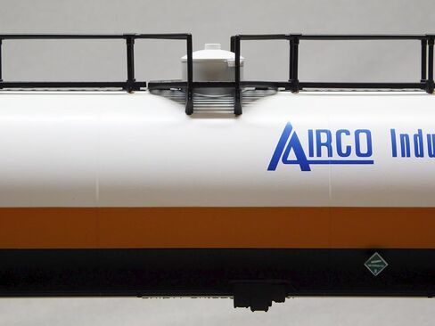 MTH Premier Airco 33K Gallon Tank CAR O Gauge 20-96814 (20-96814-1143) in Saudi Arabia