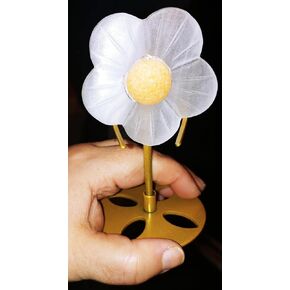 Lovemine Selenite Quartz Crystl Flowers Decor for Home Crystal Flowers Figurines Healing Stone Figurine Energy Crystal in Saudi Arabia