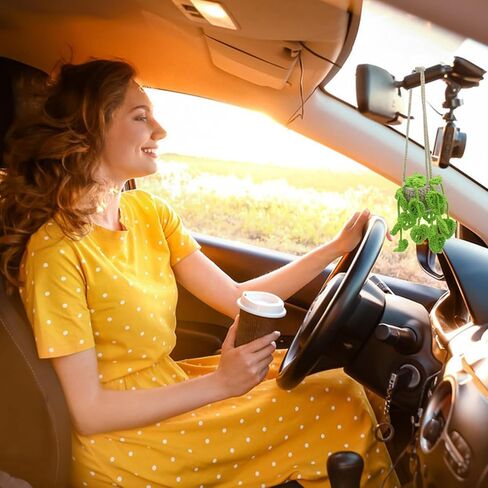 نبات كروشيه معلق للسيارة، إكسسوارات تعليق مرآة السيارة اللطيفة للمكتب والمنزل والديكور الداخلي للسيارة ومرآة الرؤية الخلفية الجمالية وحلية قلادة معلقة (أخضر داكن) in Saudi Arabia