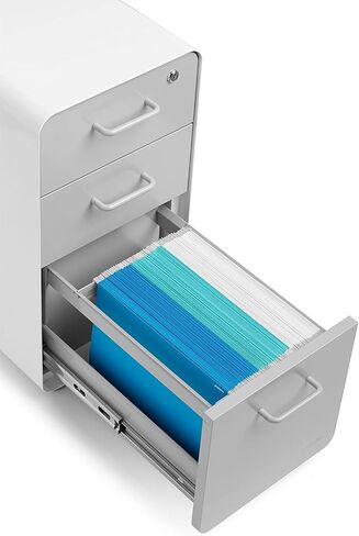Poppin Slim Stow 3 -Drawer File Cabinet - White. 2 أدراج الأداة المساعدة ودرج ملف تعليق عمودي. رسمت بالكامل من الداخل والخارج. الصلب المطلي بالمسحوق. شملت مفتاحان in Kuwait