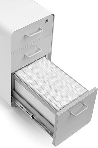 Poppin Slim Stow 3 -Drawer File Cabinet - White. 2 أدراج الأداة المساعدة ودرج ملف تعليق عمودي. رسمت بالكامل من الداخل والخارج. الصلب المطلي بالمسحوق. شملت مفتاحان in Kuwait