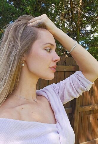 Cate & Chloe Betty 18K White Gold Plated Freshwater Pearl Earrings with Crystals, Beautiful Classic Pearl Drop Dangle Earrings, Women's Special Occasion Jewelry in Kuwait