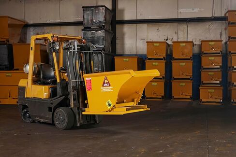 Apex HD100 Forklift Hopper Hopper ذاتية الإلقاء ، ساحة مكعبة ، سعة 6000 رطل ، فولاذ متين ، مصنوع في الولايات المتحدة الأمريكية (ساحة مكعبة واحدة) in Kuwait