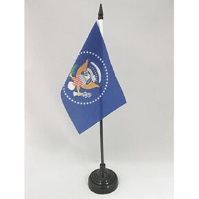AZ FLAG USA President Table Flag 4'' x 6'' - US - American Desk Flag 15 x 10 cm - Black Plastic Stick and Base