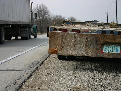 بليزر انترناشيونال 195C6350A مصباح طوارئ مغناطيسي LED، كهرماني in Kuwait