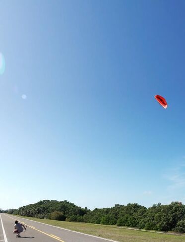 Sling Shot 2016 Slingshot B3 Light Traction Trainer Kite in Kuwait