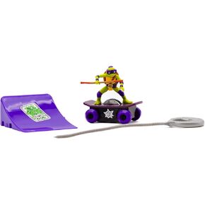 Teenage Mutant Ninja Turtles Toy, Donnie Rippin’ Turtle Racers Rip-Cord Powered Skateboard, with Ramp Stunt Accessory, Mutant Mayhem Collectible Skateboard Toys for Kids, Ages 3+