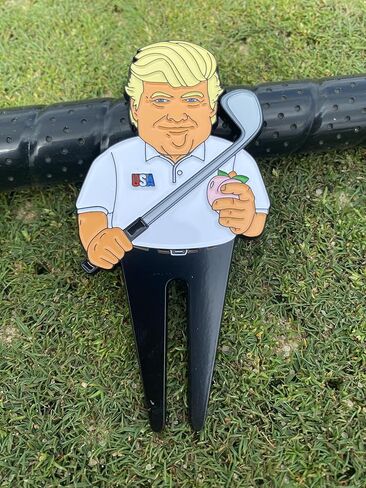 أداة ديفوت المضحكة لدونالد ترامب مع قبعة علامة كرة الجولف الرائعة مرة أخرى ومشبك القبعة المغناطيسي in Kuwait