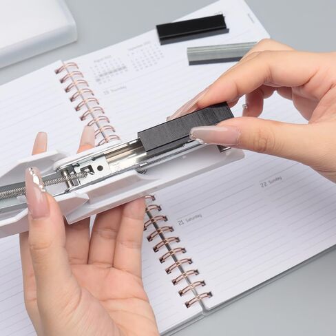 6 عبوات من الدبابيس القياسية 26/6 عبوات دباسة خالية من المربى 1/4 بوصة للوازم المكتبية المنزلية، 1000 قطعة دبابيس لكل عبوة، 6000 قطعة إجمالاً in Kuwait