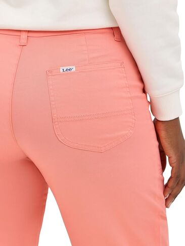 بنطال كابري مريح للغاية للنساء من Lee مع سروال كابري مرن للاستخدام أثناء التنقل in Kuwait