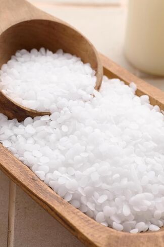 Am Wax 25 LB شمع البارافين المكرر بالكامل ، ومجموعة شمعات الشمع البارافين ، وحبات الشمع البارافين ، والتصنيع ، والتعليب ، والعزل المائي ، والحفاظ على المعادن ، ومجموعة متنوعة من التطبيقات الأخرى in Saudi Arabia