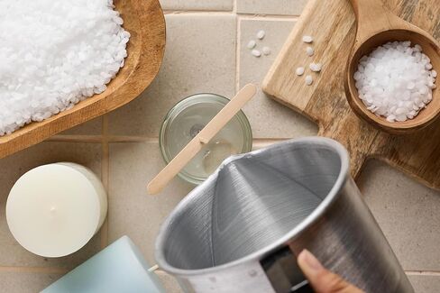 Am Wax 25 LB شمع البارافين المكرر بالكامل ، ومجموعة شمعات الشمع البارافين ، وحبات الشمع البارافين ، والتصنيع ، والتعليب ، والعزل المائي ، والحفاظ على المعادن ، ومجموعة متنوعة من التطبيقات الأخرى in Saudi Arabia