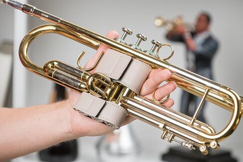 واقي صمام البوق ArtOne، جلد صناعي نباتي صديق للبيئة، واقي صمام البوق النباتي، غطاء صمام البوق، إكسسوارات نحاسية (موديل XL، أسود) in Kuwait