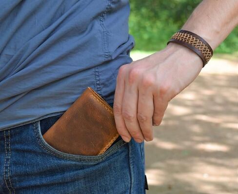 ذا تانري محفظة جلد محبب للرجال = محفظة جلدية لحمل بطاقات الائتمان للرجال، محفظة بطاقات للرجال.. in Kuwait