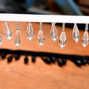 1 Yards Water Drop Crystal Pendant Beaded Fringe Tassel Lace Trim Tassel Fringe DIY Clothes Stage Dress Home Curtain Headwear Decorative Accessories (Weiss)
