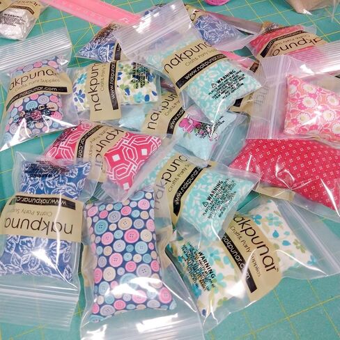 Emery Pincushion للخياطة - مليئة بالرمل الكاشط - المصنوع يدويًا في الولايات المتحدة الأمريكية (2 "X3" ، باستيل الأزهار على الأبيض) in Kuwait