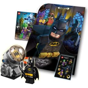 LEGO - The Batman Movie - Bat Signal Accessory Pack with Minifigure, Sticker Sheet, and Movie Poster 5004930 (2017) 41 pcs.