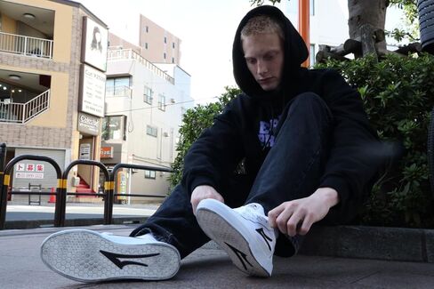 حذاء تزلج Lakai Cambridge للرجال، جلد أبيض، 13 in Kuwait