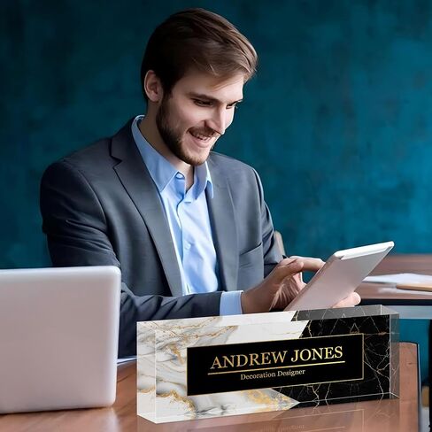 لوحة اسم مخصصة للمكتب ، علامة اسم مكتب الأكريليك المخصص ، هدايا تقدير المكتب للنساء رجال زملاء في العمل معلم المعلم (الوردي الوردي) in Saudi Arabia