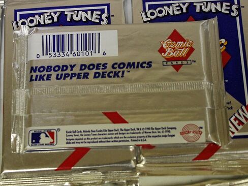 Warner Bros Comic Ball Series 1 Box Trading Cards Box in Kuwait