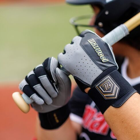 قفازات البيسبول العصرية للرجال من Marucci، أبيض/أبيض، مقاس متوسط ​​للبالغين in Saudi Arabia