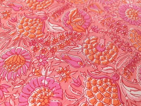 Avka Studio Hand Block Print Acced by the Yard - Precut 3 Yard 42 Inch Width - 100 ٪ مادة قطنية - نمط الأزهار الوردي - قطعة قماش هندية خفيفة لصنع قمم الصيف من النسيج الهندي وما إلى ذلك in Kuwait