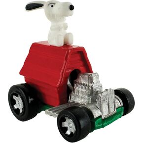 أصغر عجلات ساخنة في العالم Snoopy ، الفول السوداني المصغرة في الحرب العالمية الأولى للسيارة Ace ، والمعادن المميتة مع عجلات عمل حقيقية ، وتشمل Collector Case Diorama ، و Toy Car ، و Die Cast Toy Car ، و Age 8 وما فوق