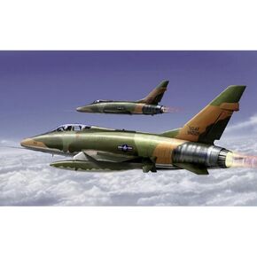 Trumpeter 1/72 F100F Super Sabre Fighter