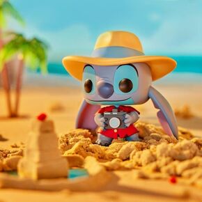 Funko POP! Disney Lilo & Stitch Tourist Stitch #1569, Vinyl Figure with Camera, 3.85 inches