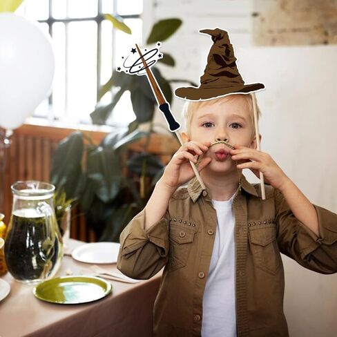 تشمل ديكورات حفلة عيد ميلاد السحرية السحرية ، لوازم الحفلات ، المعالج السحري ، 16 بالونات ، لافتة واحدة ، 16 كيك توبر ، خلفية واحدة كبيرة للحفلات ، شريطان (36 ٪) in Kuwait