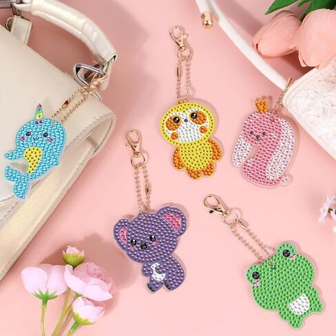 مجموعة أدوات الحرف اليدوية من أووينكسي للفتيات من عمر 6 إلى 8 سنوات و8 إلى 12 عامًا، ومجموعات الفنون والحرف اليدوية لسلاسل المفاتيح للأطفال، أكثر من 5000 جوهرة مع 28 تصميمًا (ملون-1) in Kuwait