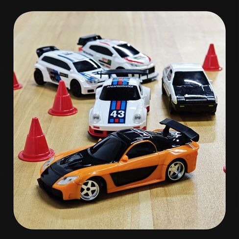 1/43 MINI 4WD RC DRIFT CAR ، 2.4G MINI MINI ELECTRIAL RC RACING MODEL مع مصابيح LED ، 15 كم/ساعة مركبة رياضية عالية السرعة in Kuwait