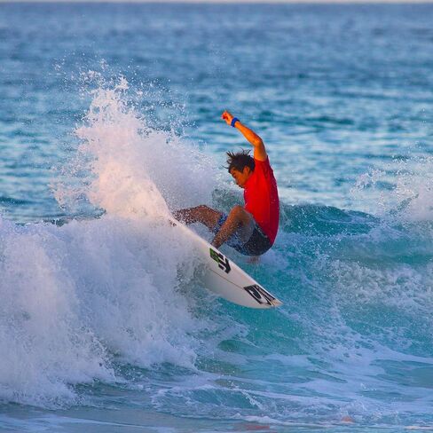 O'Neill Wetsuits Youth Basic Skins UPF 50+ واقي من الطفح الجلدي بأكمام قصيرة، باسيفيك، 10 in Kuwait