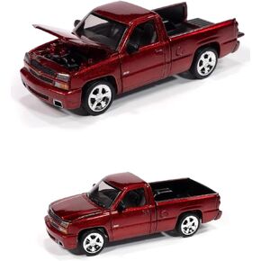 Auto World 2005 Chevy Silverado SS Custom Single Cab Candy Apple Red Muscle Trucks Series 1/64 Diecast Model Car AWSP190