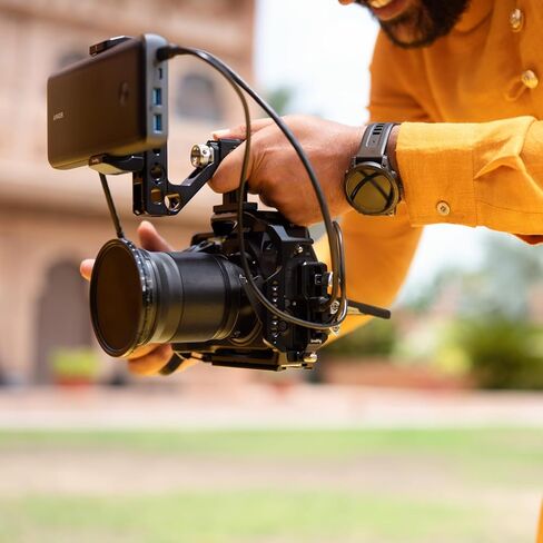هيكل كاميرا Nikon Z8 احترافي كامل الإطار بدون مرآة 8K فيديو ولقطات هجينة FX مع مجموعة عدسات تكبير 24-120 مم F4 S، حزمة 1698 مع حقيبة تصوير فوتوغرافي ديكو جير + ميكروفون + مونوبود وملحقات in Saudi Arabia