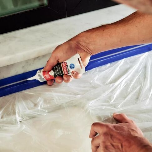 سدادة سيليكون سوبريم من GE للمطبخ والحمام - مانع تسرب سيليكون مقاوم للماء بنسبة 100%، التصاق أقوى 7 ​​مرات، مقاوم للانكماش والتشقق - أنبوب 2.8 أونصة سائلة، أبيض، عبوة واحدة in Kuwait