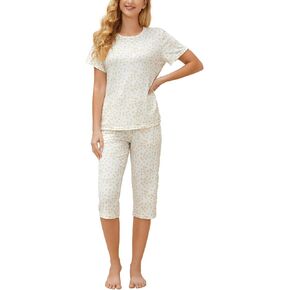 LYCY Womens Valentine's Day Pajama Set Heart Print Short Sleeve Top with Capri Pants Soft Sleepwear 2 Piece Lounge Sets
