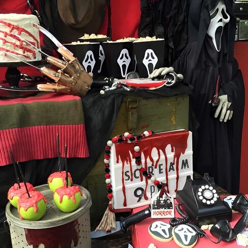 شخصيات فيلم الرعب الكلاسيكي، شرابة خرز خشبية، إكليل خرز خشبي للهالوين مقاس 101.6 سم، إكليل خرز خشبي للهالوين مع حبل من الجوت، علامة رعب منقوشة، خرز خشبي للمزرعة، ديكور صينية متدرجة للمنزل in Kuwait