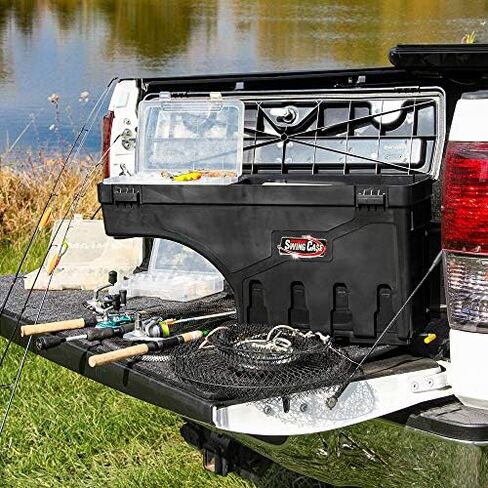 صندوق تخزين سرير الشاحنة UnderCover SwingCase | SC105D | يناسب 2020 - 2023 جانب السائقين Chevy/GMC Silverado/Sierra 2500/3500HD، أسود in Kuwait